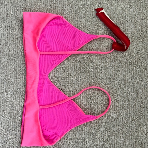 Sunday Top - Left on Friday - Picture 2 of 3